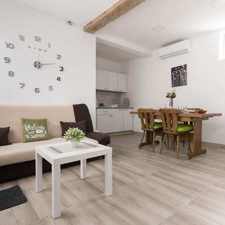 Apartmani Kod Marka ポゼガ エクステリア 写真