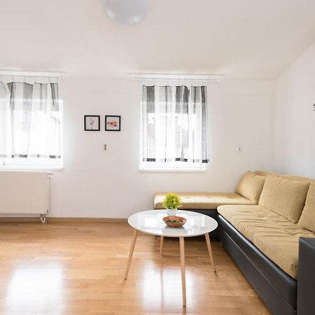 Apartmani Kod Marka ポゼガ エクステリア 写真