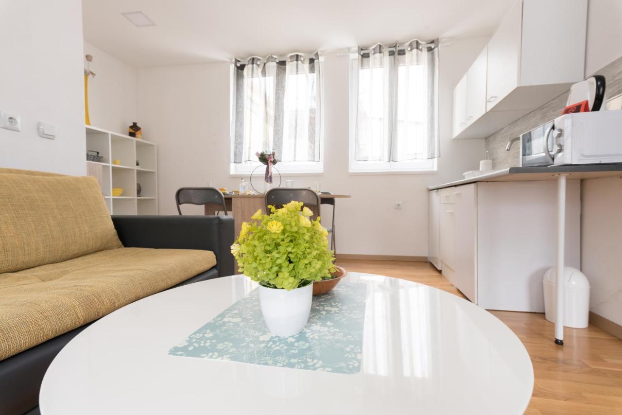 Apartmani Kod Marka ポゼガ エクステリア 写真