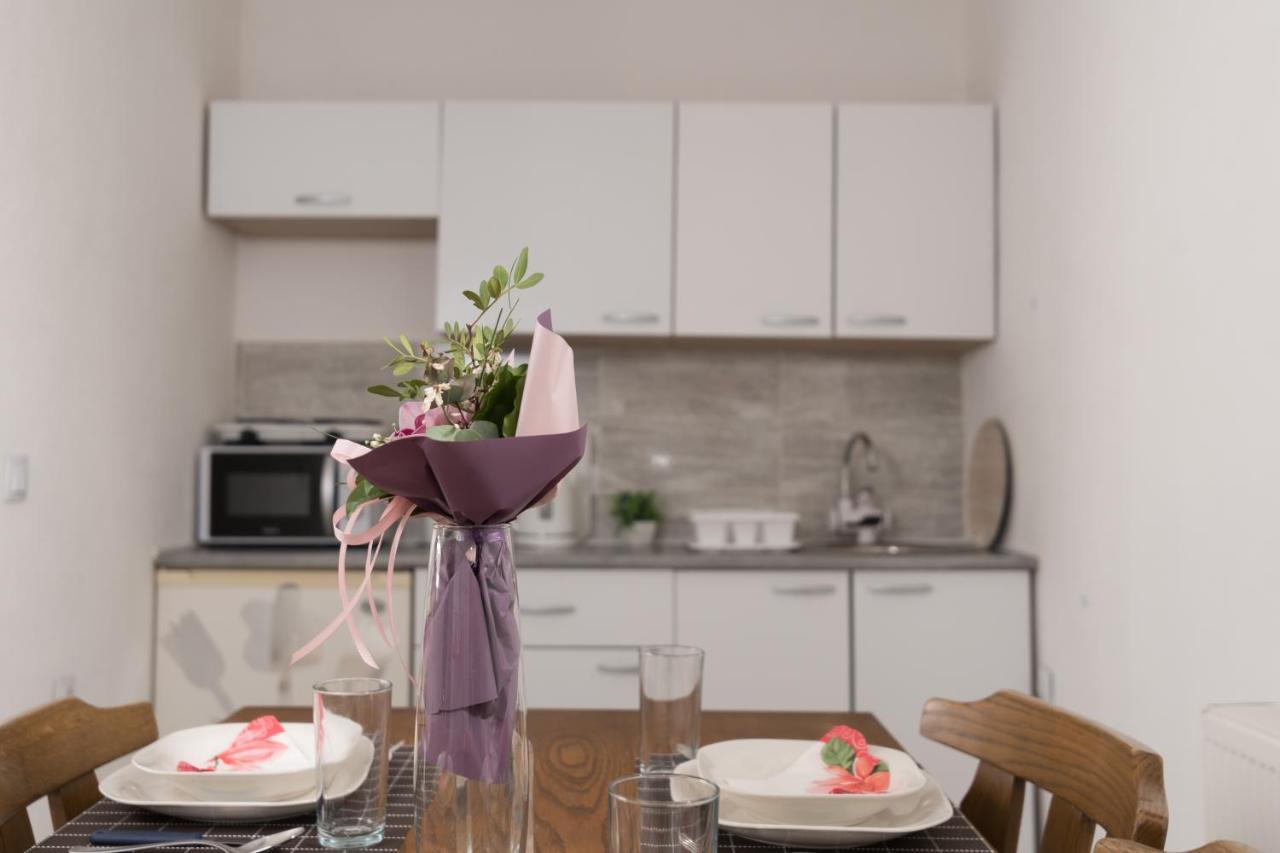Apartmani Kod Marka ポゼガ エクステリア 写真