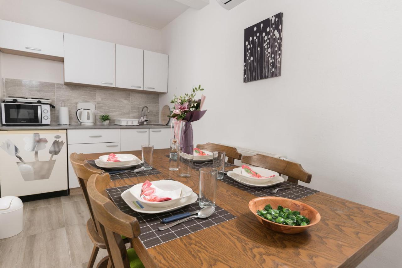 Apartmani Kod Marka ポゼガ エクステリア 写真
