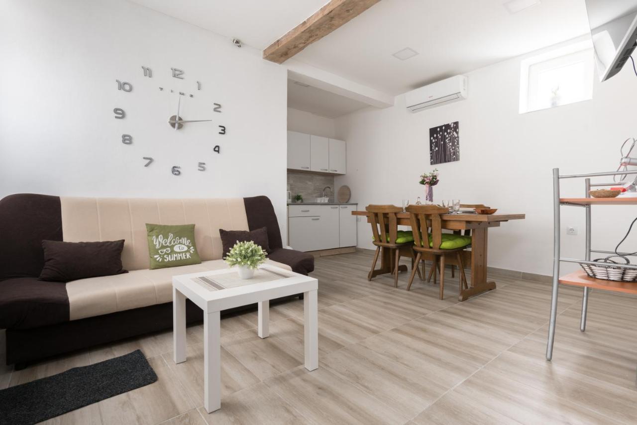 Apartmani Kod Marka ポゼガ エクステリア 写真