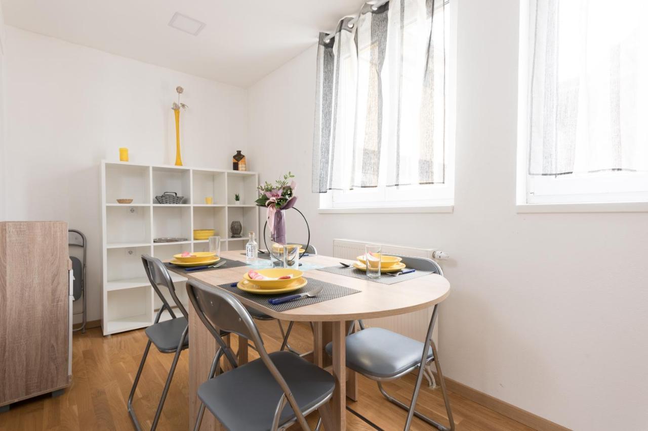 Apartmani Kod Marka ポゼガ エクステリア 写真