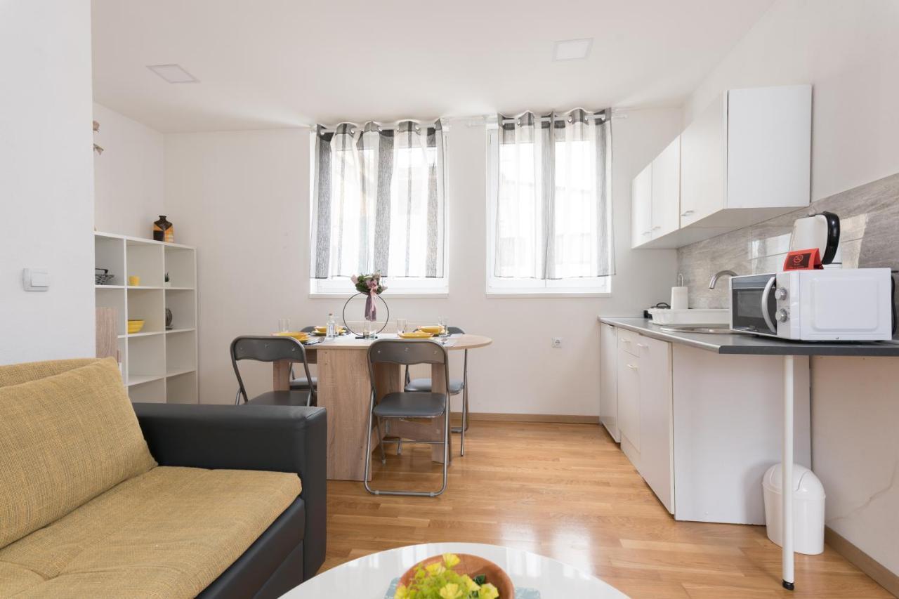Apartmani Kod Marka ポゼガ エクステリア 写真